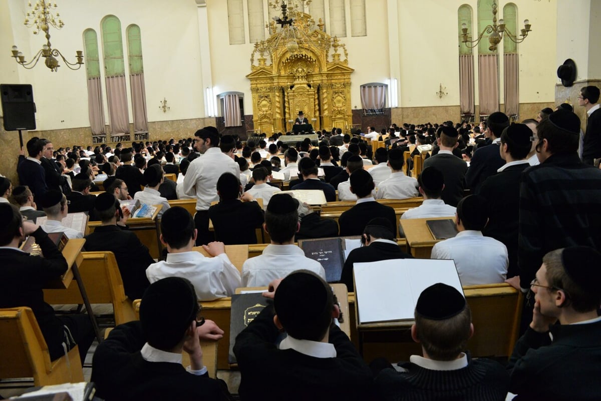 אלפים התכנסו בפוניבז' במלאת שנה להסתלקות הגרח"ש ליבוביץ'