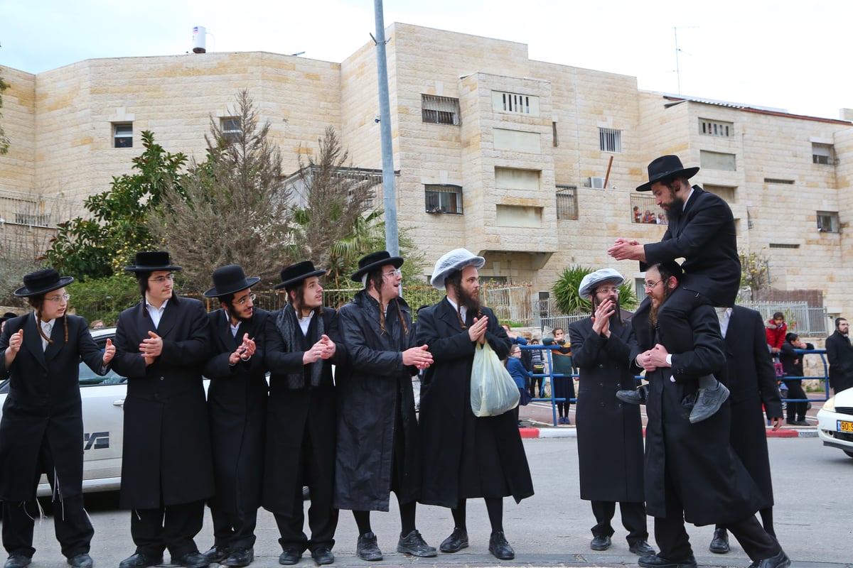 צפו בווידאו: מסיבת השחרור של ה"לא מתייצב" מבריסק