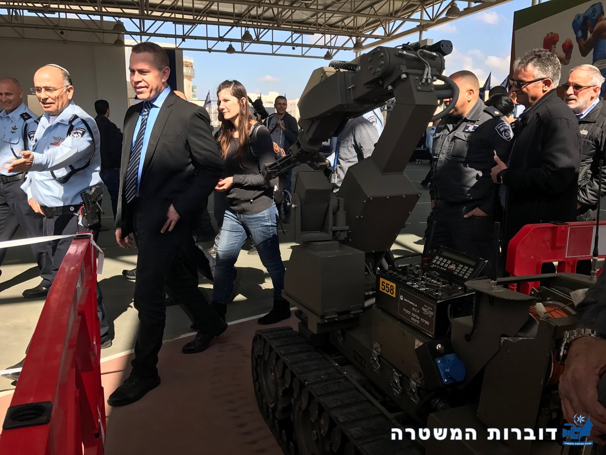 רובי M-16, רימונים, טילי לאו ולבנות חבלה. צפו בנשק שתפסה המשטרה