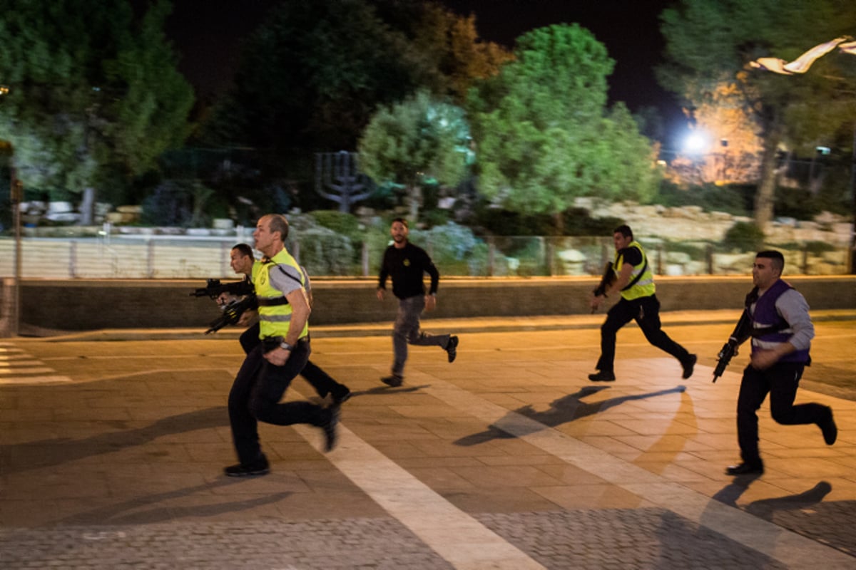 בנשקים שלופים: התרגיל של משמר הכנסת