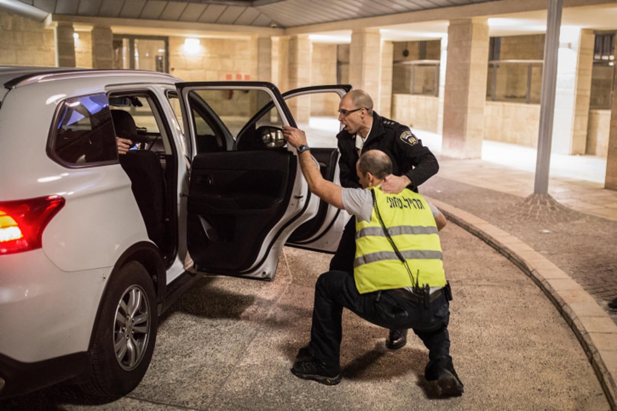 בנשקים שלופים: התרגיל של משמר הכנסת