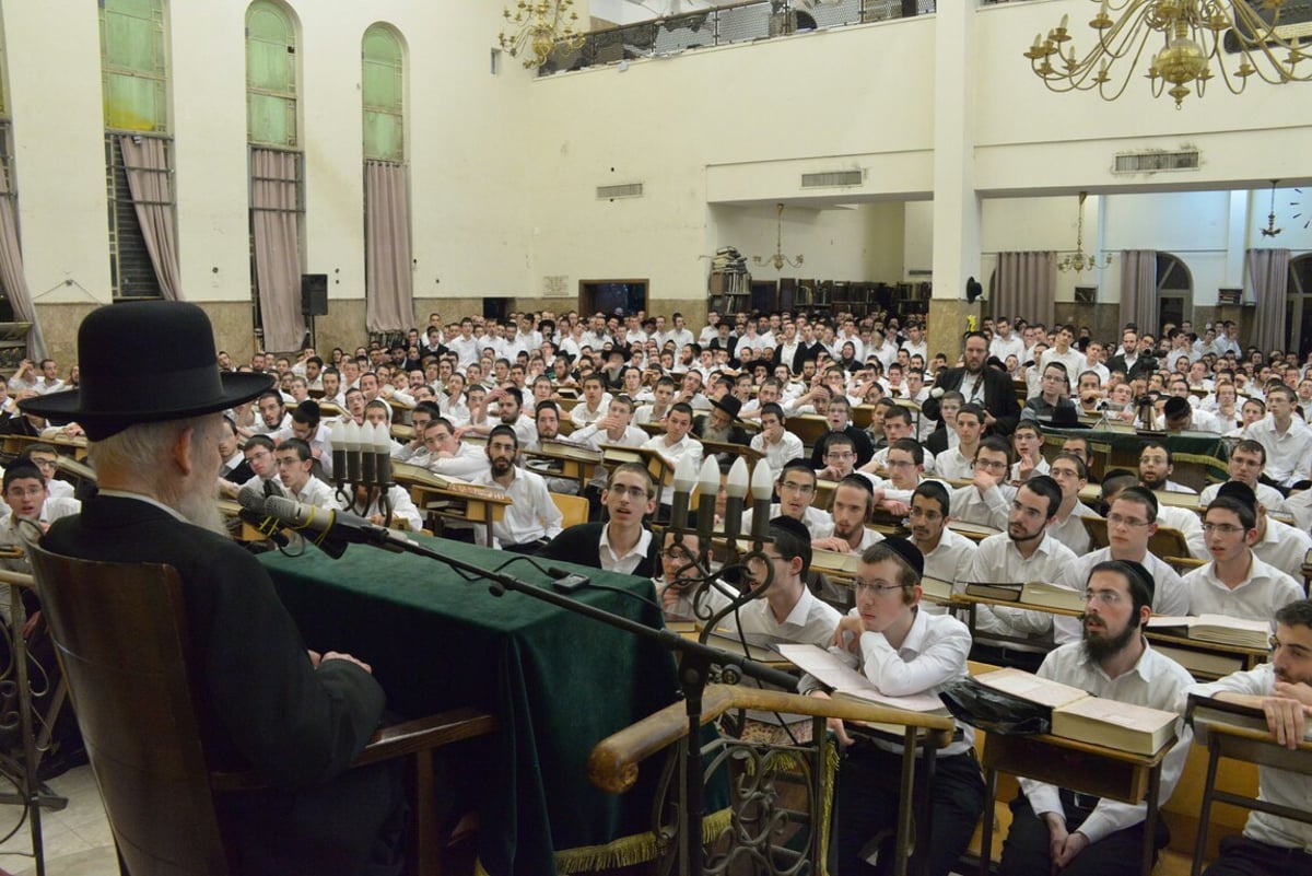 עצרת מספד בישיבת פוניבז' לגר"י אדלשטיין