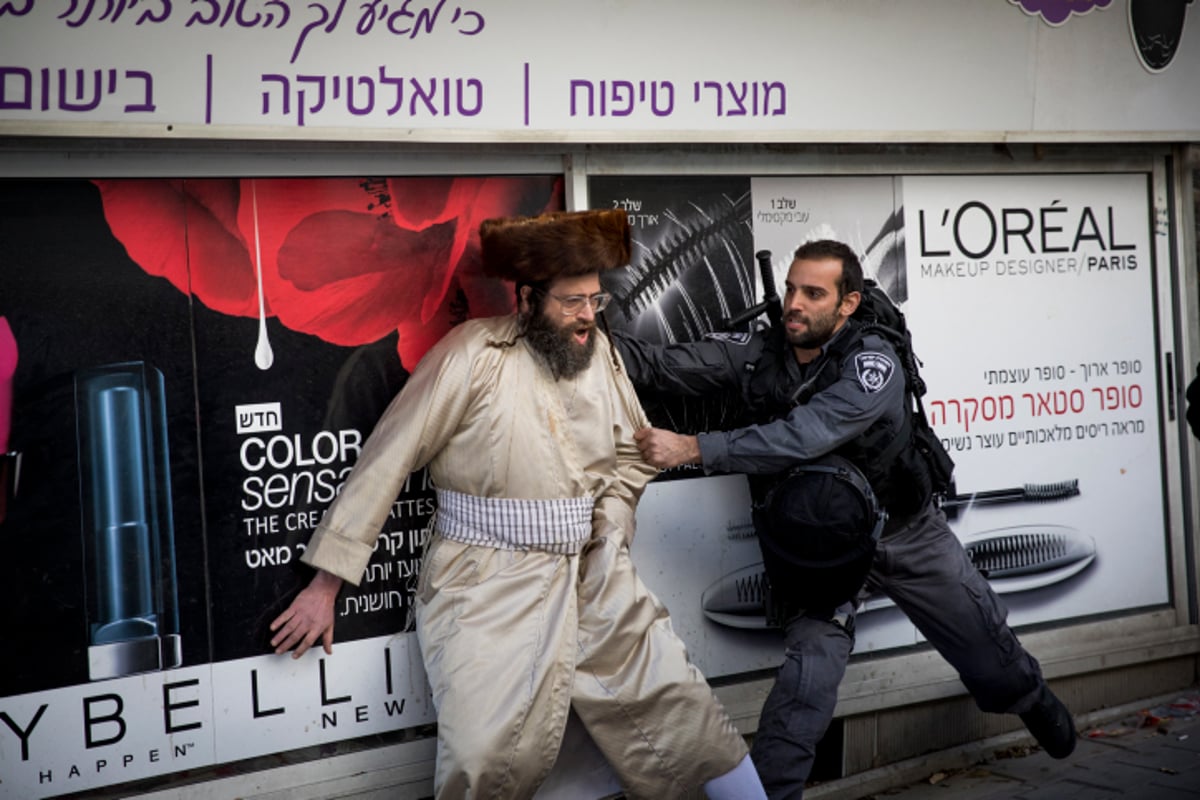 'העדה': עשו עלינו מצור בשבת; המשטרה: יידו עלינו אבנים