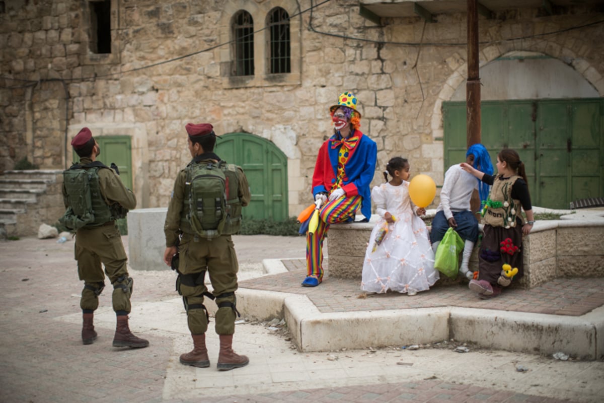 שנה לתקרית אלאור אזריה: כך חגגו השנה את פורים בחברון