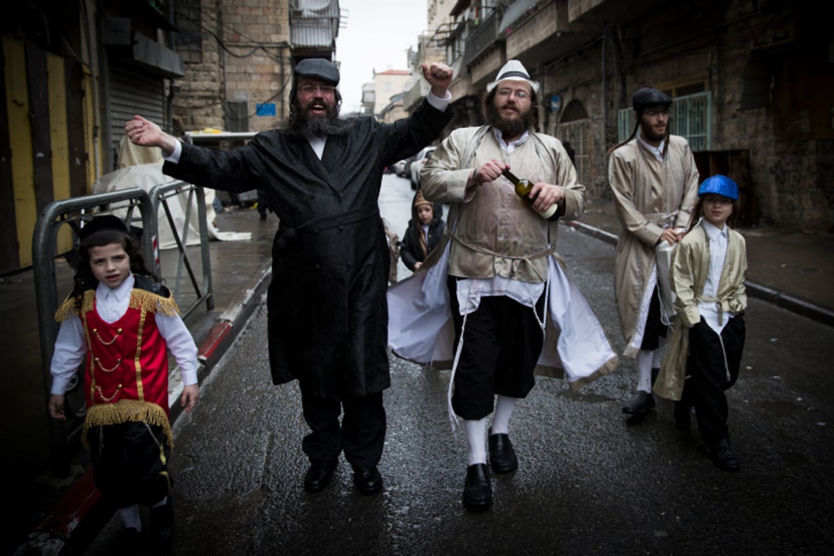 גלריה: חגיגת שושן פורים ברחובות ירושלים