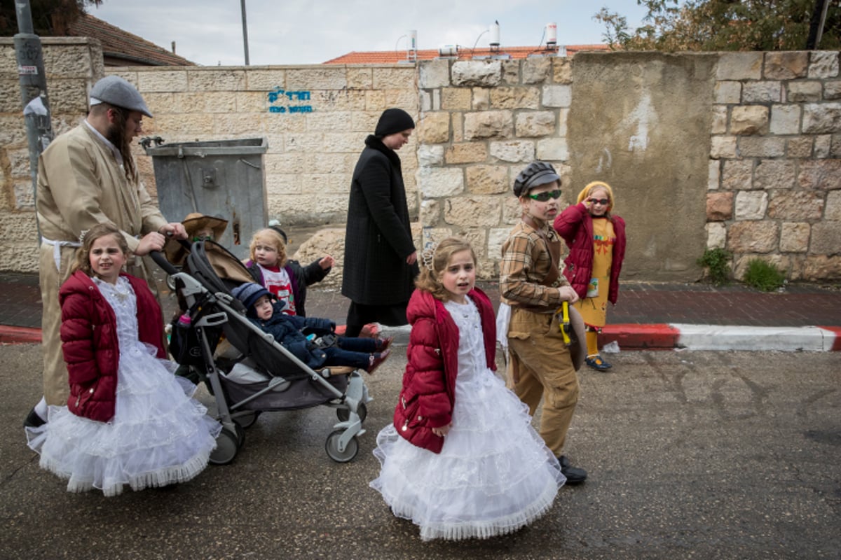 גלריה: חגיגת שושן פורים ברחובות ירושלים