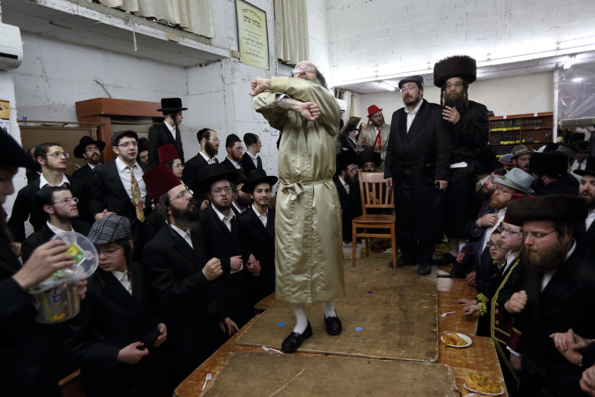 טיש פורים של 'רבי מיילך' בידרמן | תיעוד