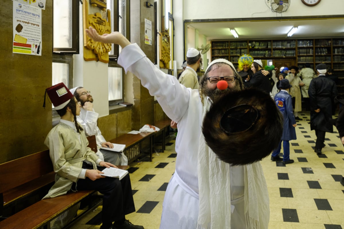 גלריה ירושלמית: פורים במאה שערים. צפו