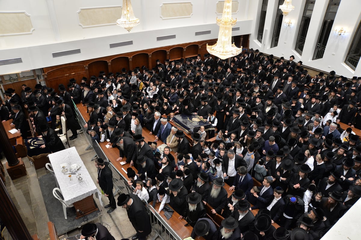 תיעוד ענק: הרבי מויז'ניץ חנך בית מדרש חדש בביתר עילית