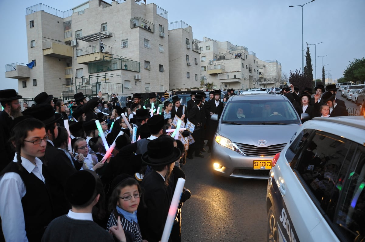 תיעוד ענק: הרבי מויז'ניץ חנך בית מדרש חדש בביתר עילית