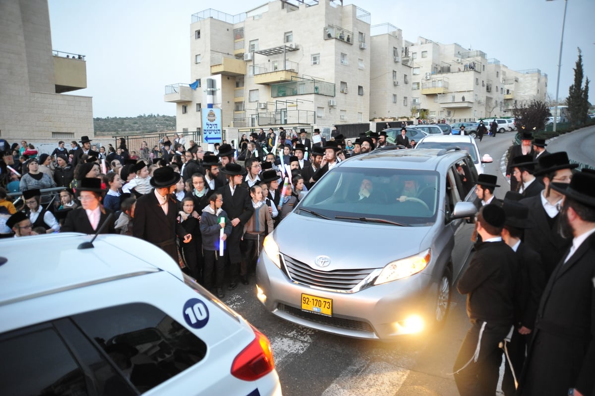 תיעוד ענק: הרבי מויז'ניץ חנך בית מדרש חדש בביתר עילית