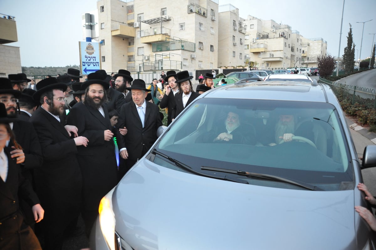 תיעוד ענק: הרבי מויז'ניץ חנך בית מדרש חדש בביתר עילית