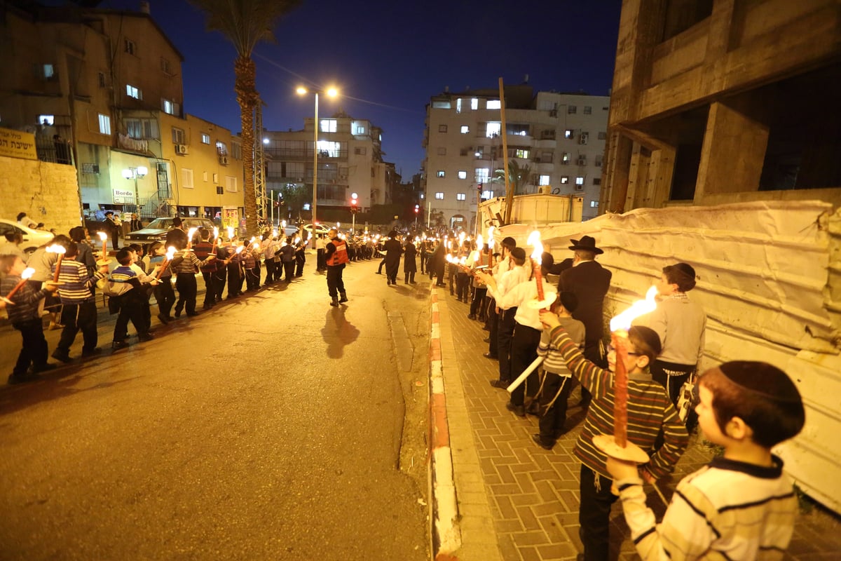 תיעוד: הכנסת ספר התורה בסטריקוב