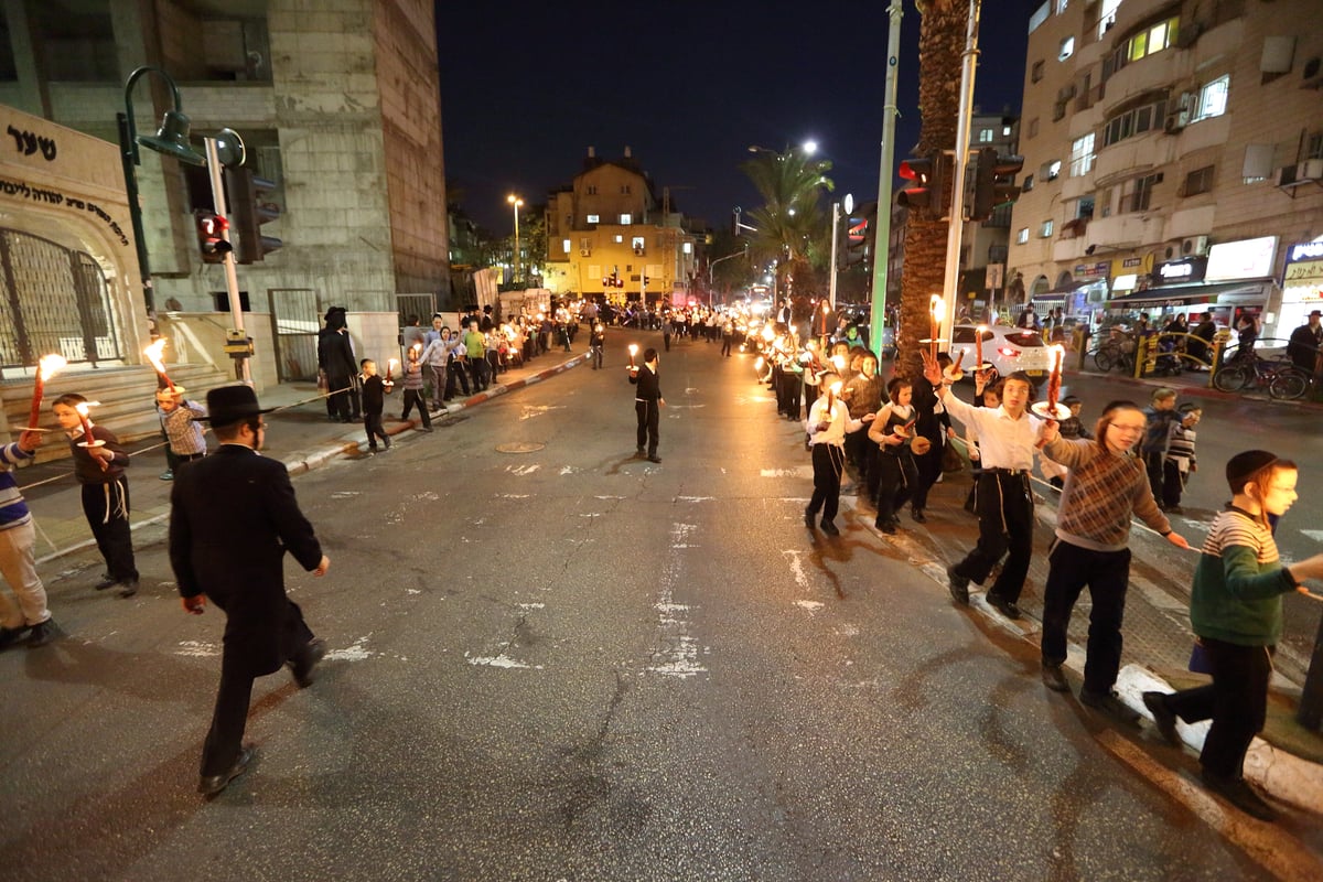 תיעוד: הכנסת ספר התורה בסטריקוב