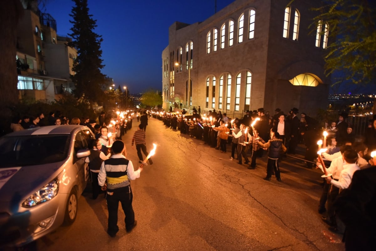 גלריה: הכנסת ספר תורה לביהמ"ד צאנז בירושלים