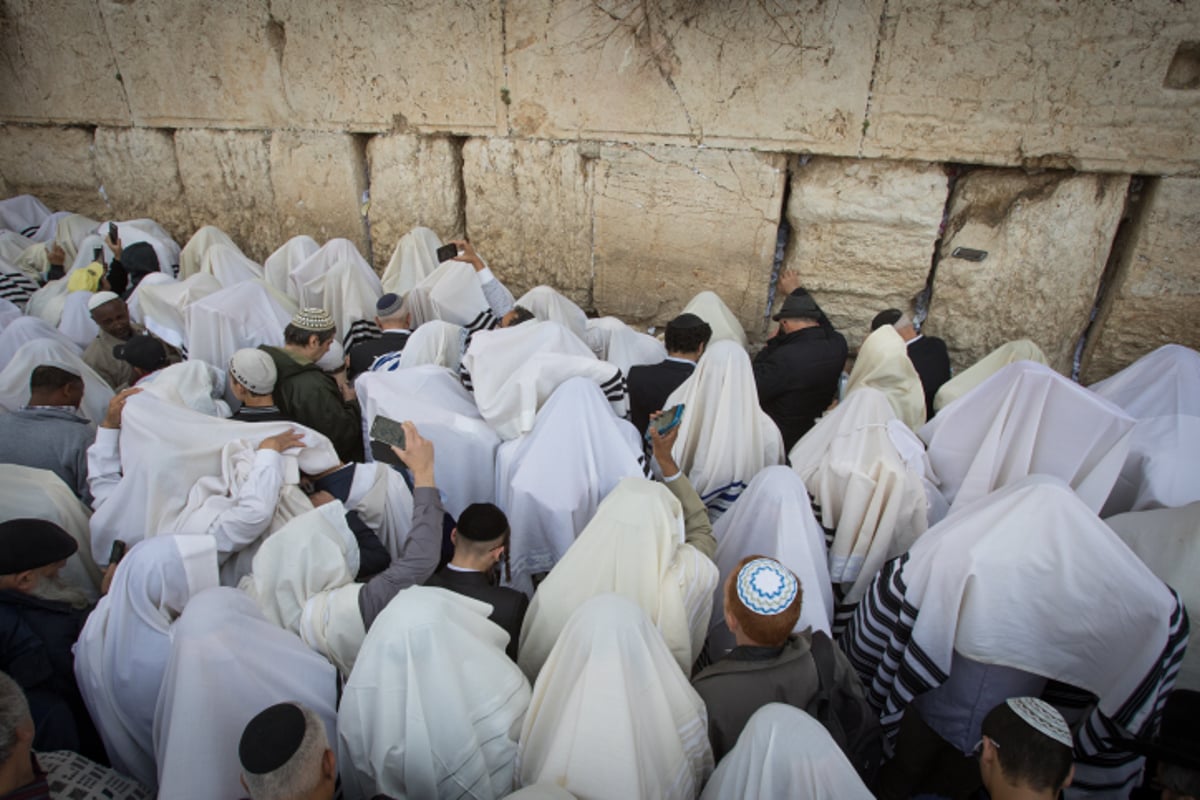 גלריה מרהיבה: ברכת כהנים בכותל המערבי