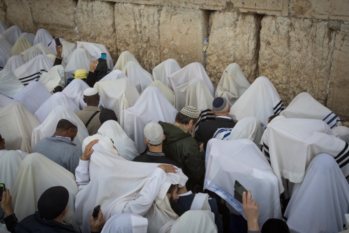 גלריה מרהיבה: ברכת כהנים בכותל המערבי