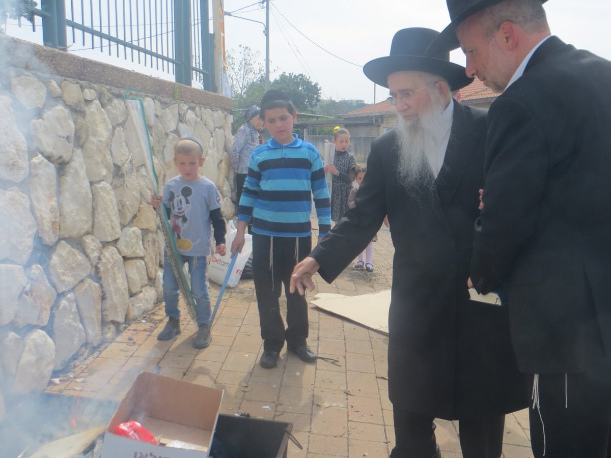 חג הפסח במחיצת זקן המשגיחים • תיעוד