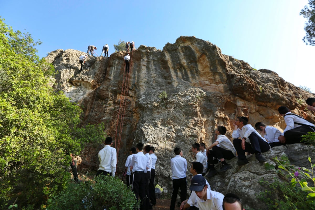 ימים אחרונים לפני זמן קיץ: בחורי הישיבות נופשים