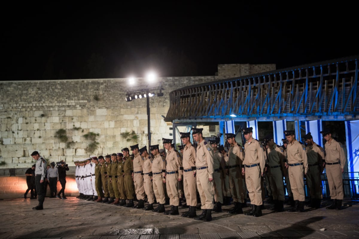 תיעוד: טקס יום הזיכרון ברחבת הכותל המערבי