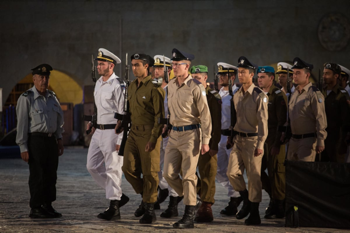 תיעוד: טקס יום הזיכרון ברחבת הכותל המערבי