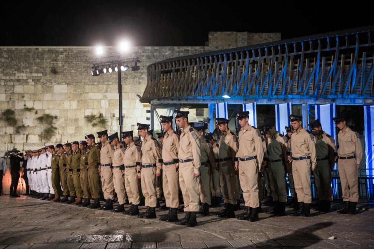 תיעוד: טקס יום הזיכרון ברחבת הכותל המערבי