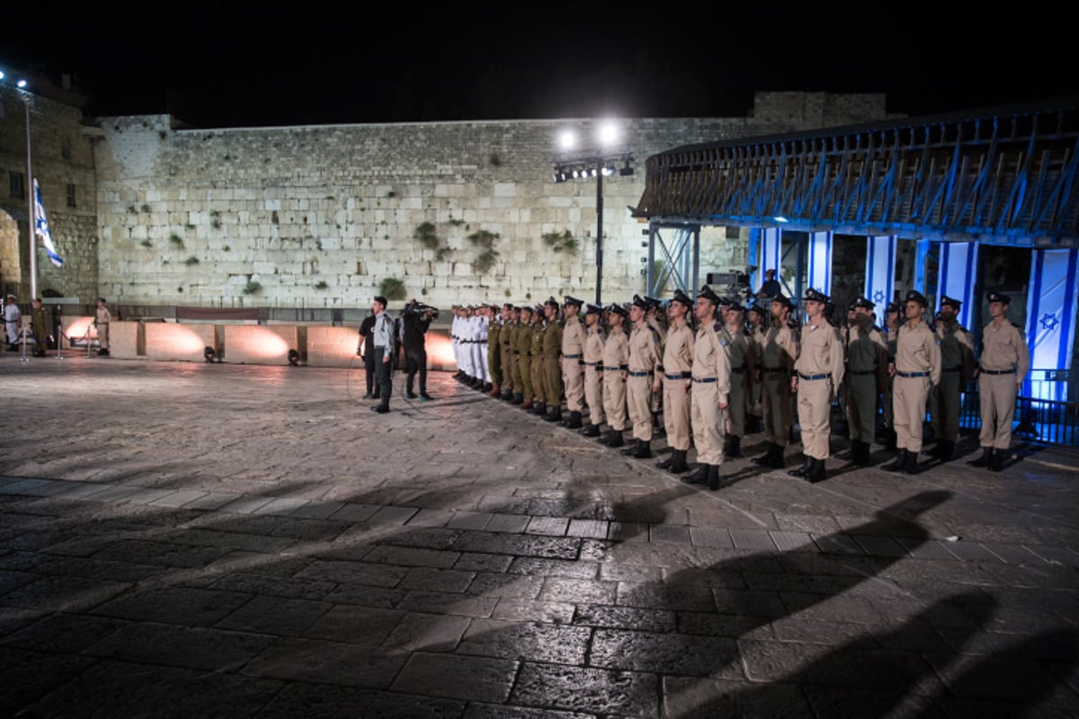 תיעוד: טקס יום הזיכרון ברחבת הכותל המערבי