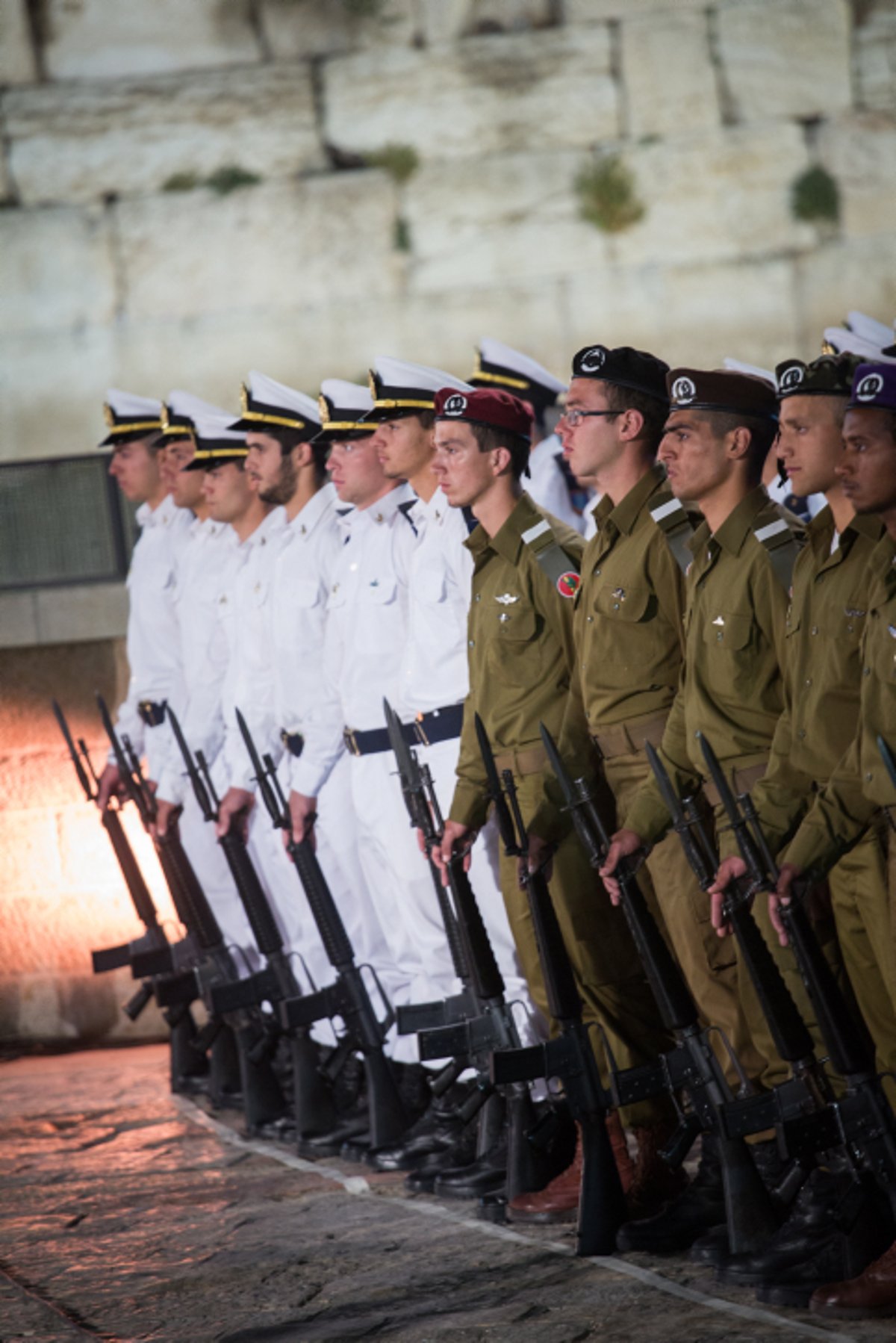 תיעוד: טקס יום הזיכרון ברחבת הכותל המערבי