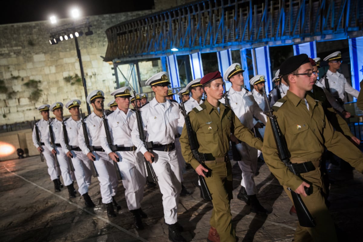 תיעוד: טקס יום הזיכרון ברחבת הכותל המערבי