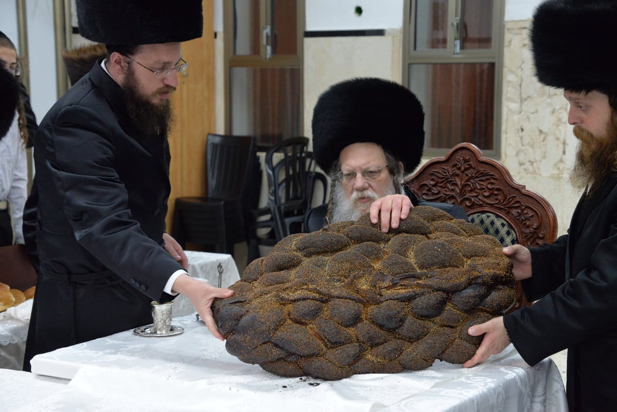 תיעוד: טיש יארצייט של האדמו"ר ממודז'יץ