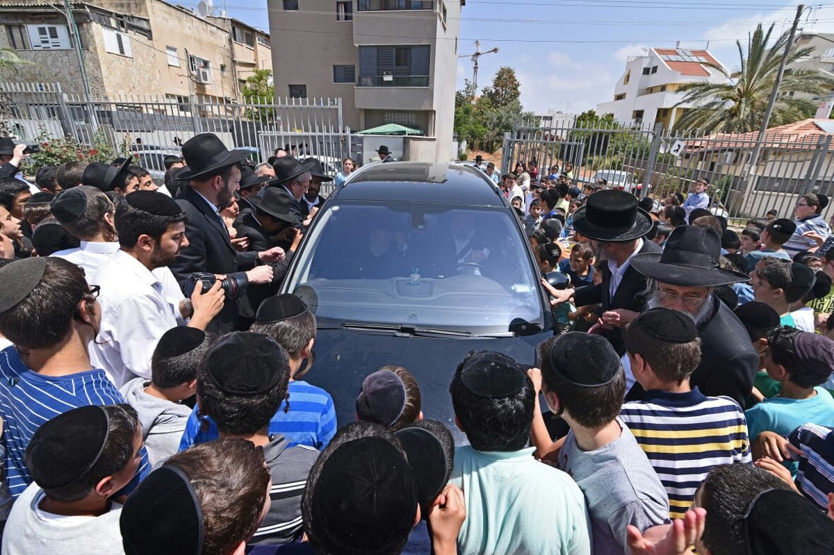 הגר"ח קנייבסקי בביקור נדיר במוסדות התורה בנתניה