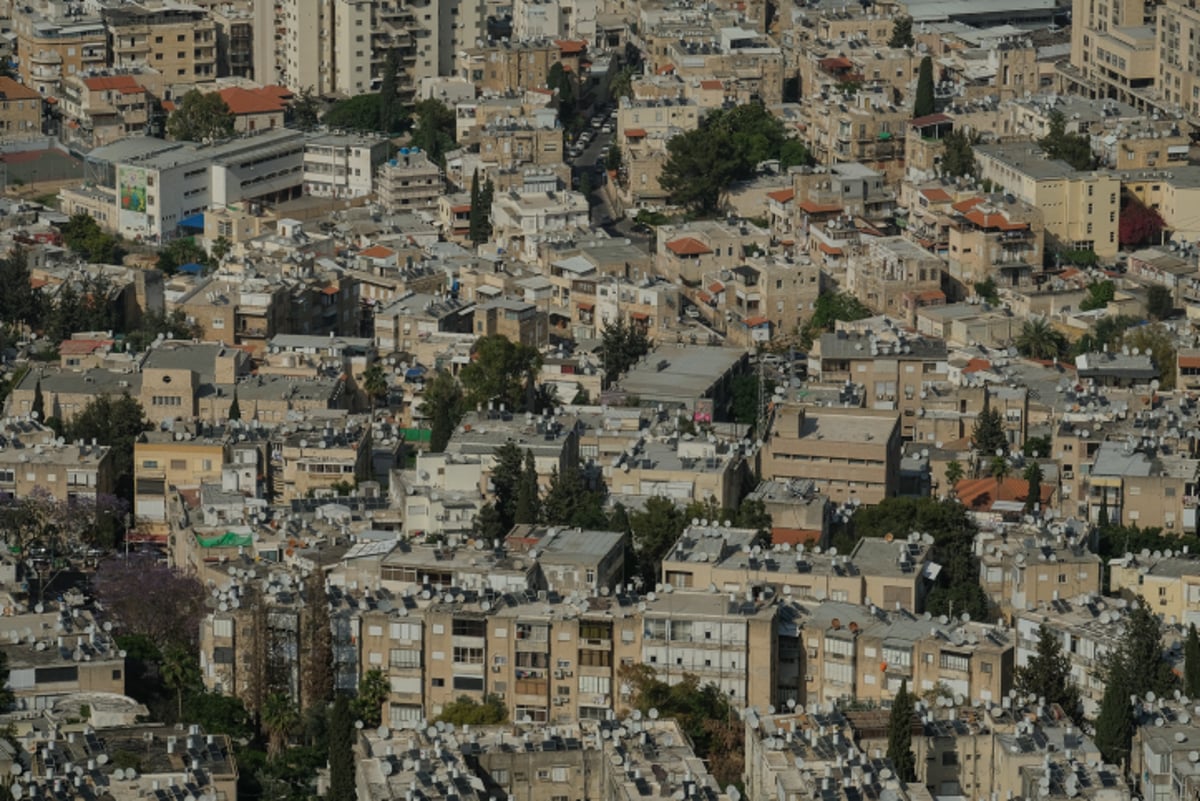 ים, ארובות ונמל: חיפה דרך עדשת המצלמה