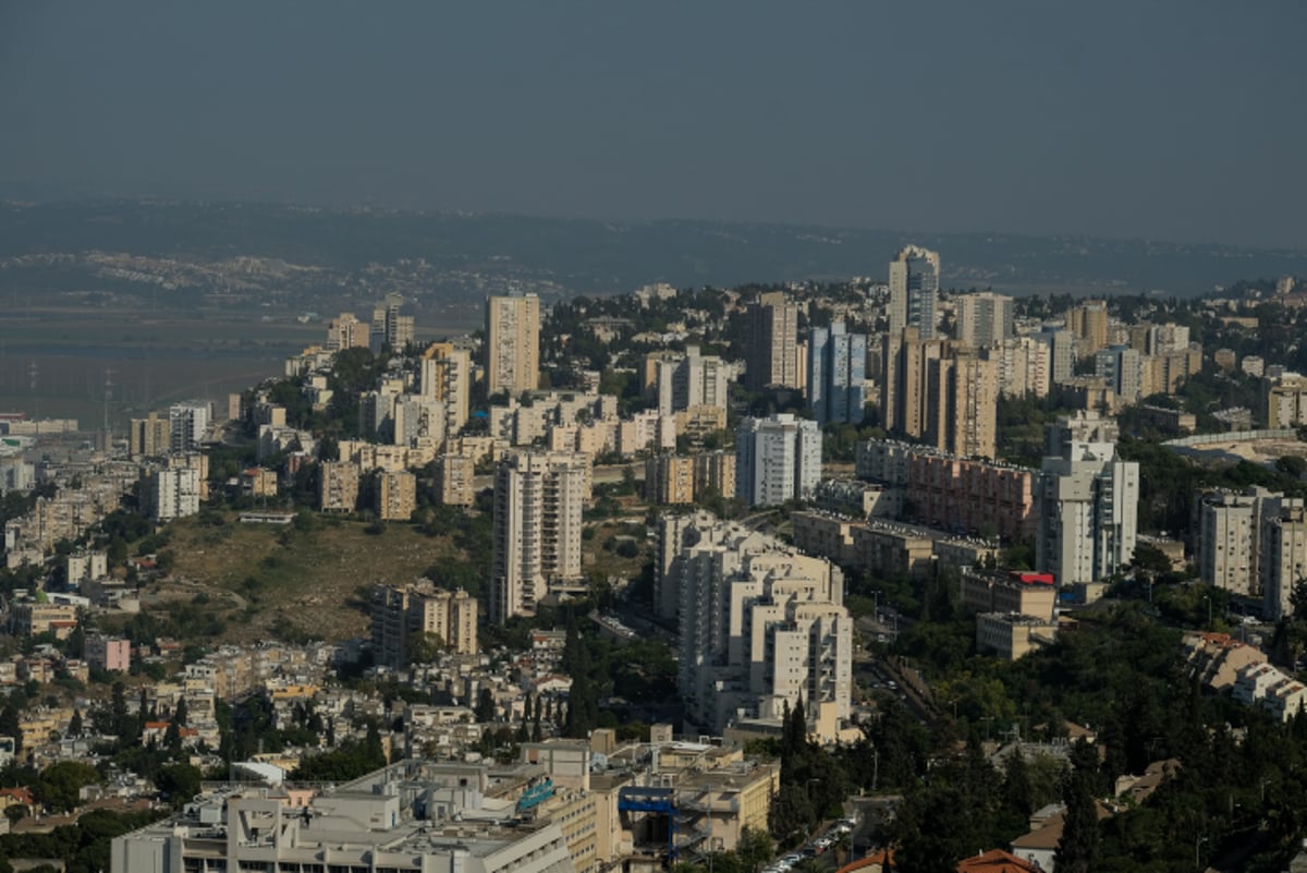 ים, ארובות ונמל: חיפה דרך עדשת המצלמה