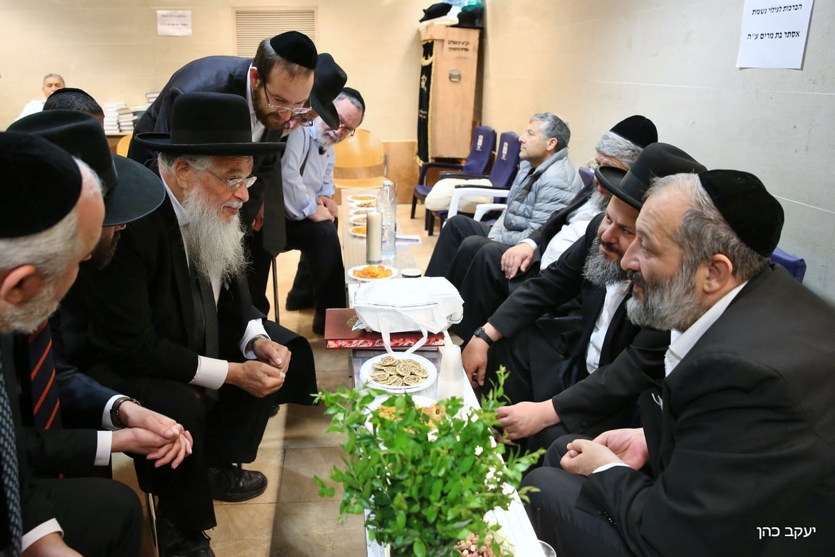 היום השלישי: ניחום אבלים אצל השר אריה דרעי