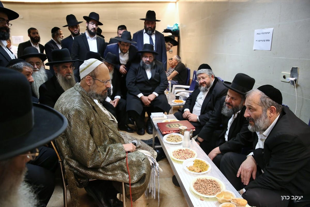 היום השלישי: ניחום אבלים אצל השר אריה דרעי