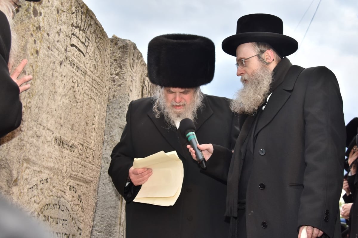 הסתיים החלק הראשון במסע האדמו"ר מבעלזא • תיעוד