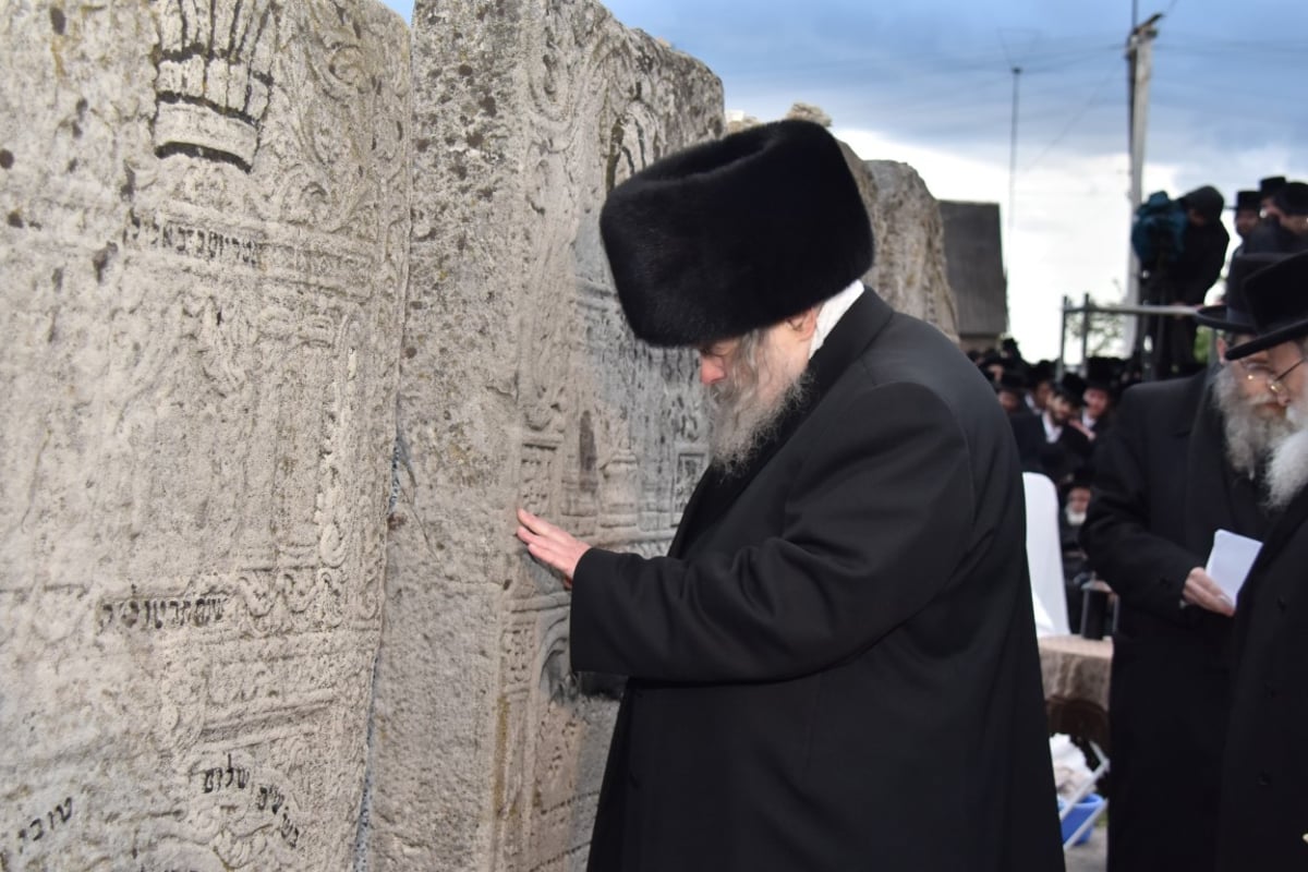 הסתיים החלק הראשון במסע האדמו"ר מבעלזא • תיעוד