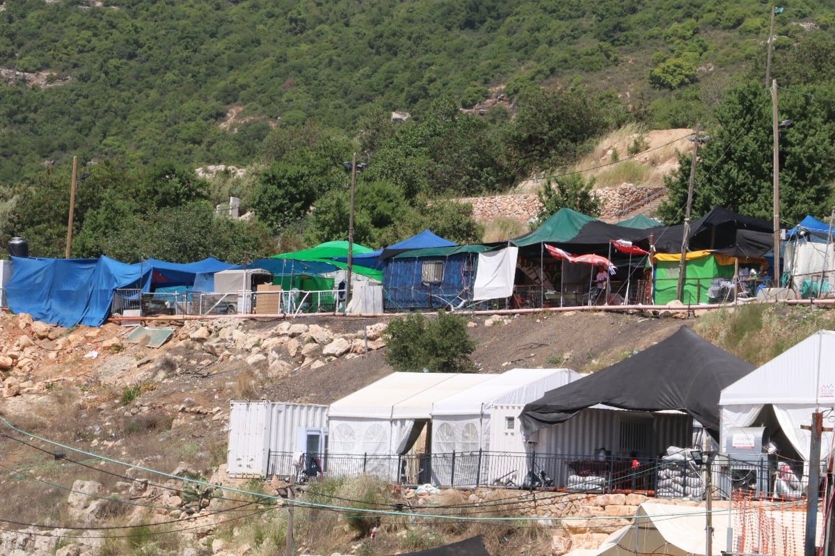 הצצה: האהלים שמרגיזים את העסקנים במירון