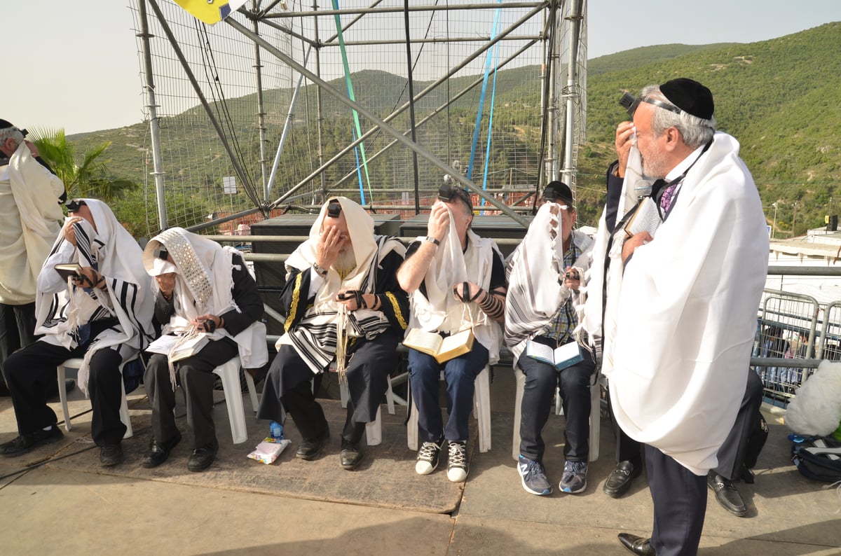 הראשל"צ הגאון רבי שלמה עמאר בהדלקה • צפו