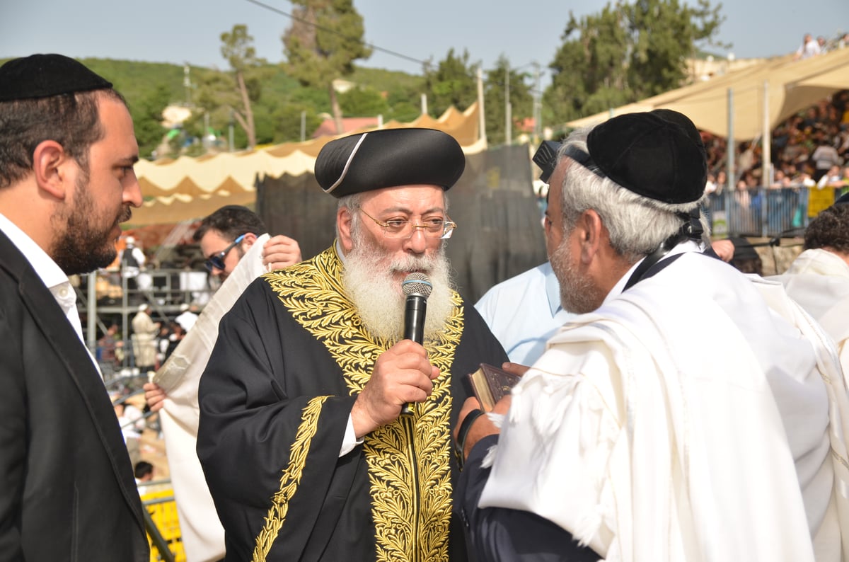 הראשל"צ הגאון רבי שלמה עמאר בהדלקה • צפו