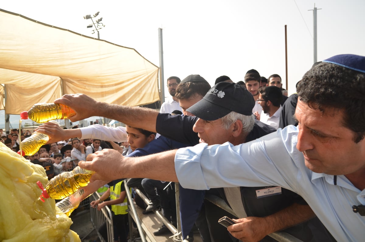 הראשל"צ הגאון רבי שלמה עמאר בהדלקה • צפו