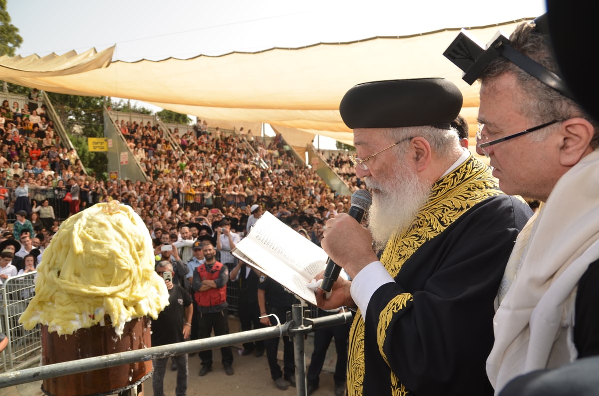 הראשל"צ הגאון רבי שלמה עמאר בהדלקה • צפו