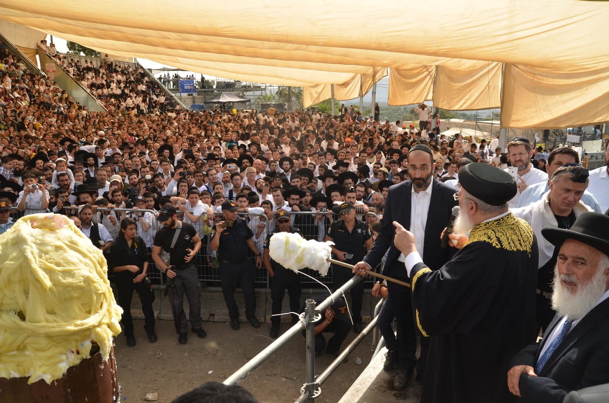 הראשל"צ הגאון רבי שלמה עמאר בהדלקה • צפו