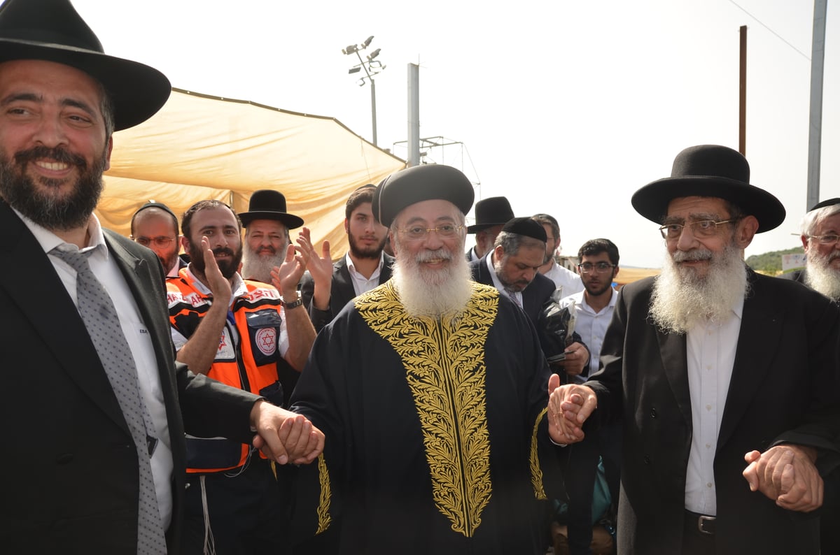 הראשל"צ הגאון רבי שלמה עמאר בהדלקה • צפו