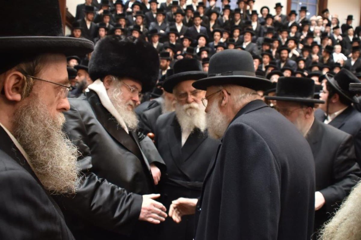 לונדון: 15 אלף איש בהדלקה של האדמו"ר מבעלזא