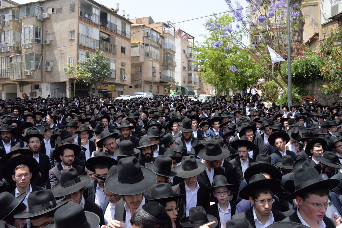 תיעוד דומע: הלווית ראש הישיבה הגאון רבי שמואל יעקב בורנשטיין זצ"ל