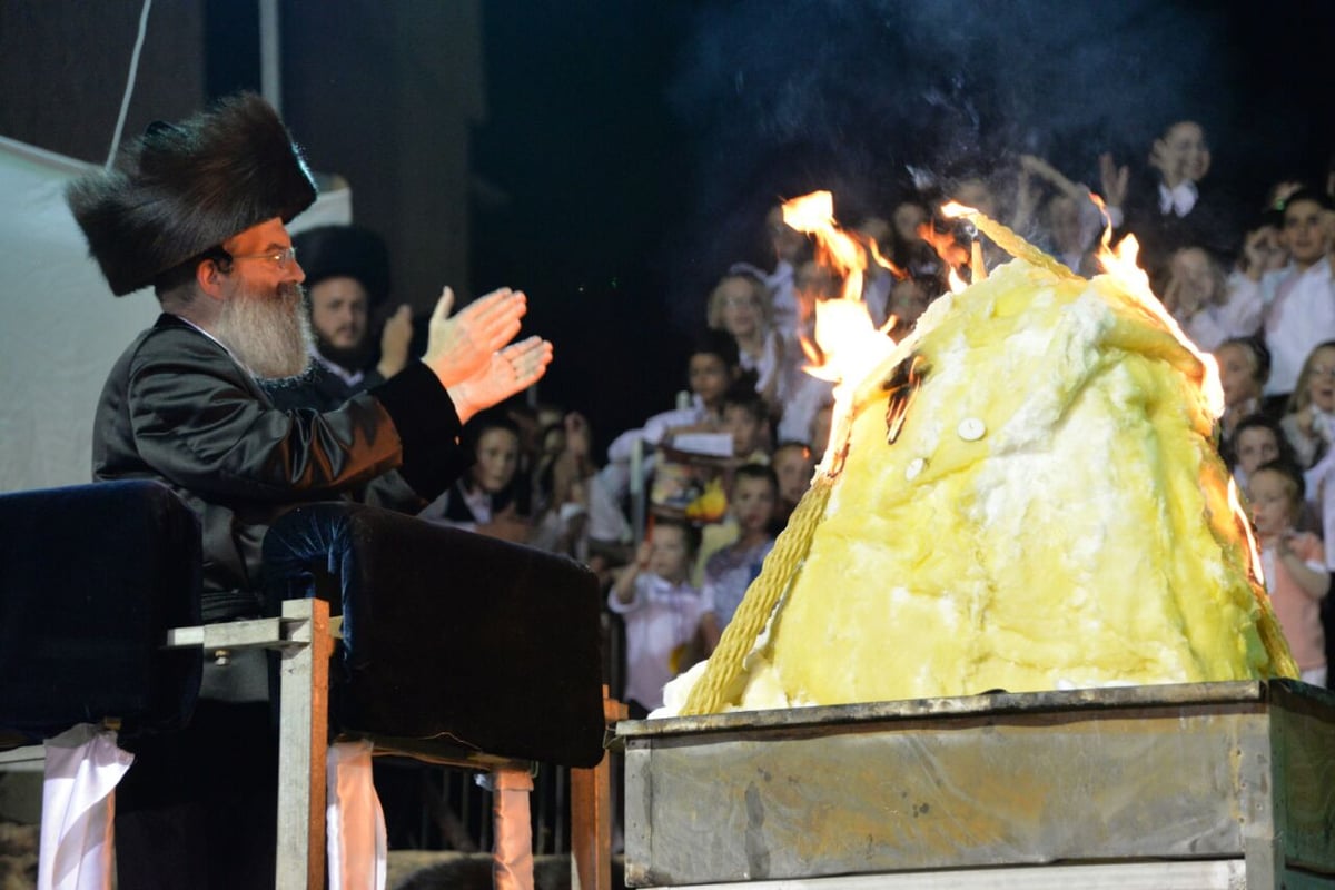 ההדלקה של האדמו"ר מסאדיגורא • תיעוד