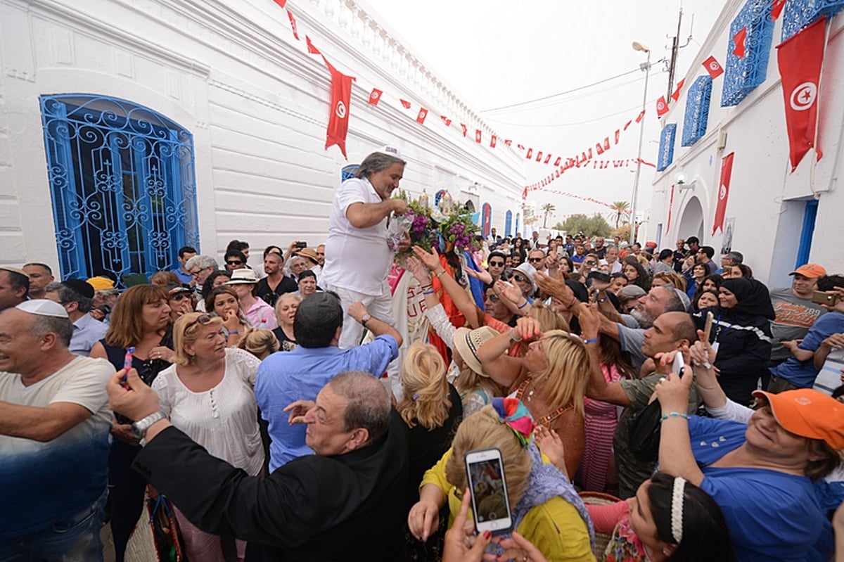 חגיגות ל"ג בעומר באי ג'רבה בתוניסיה • צפו