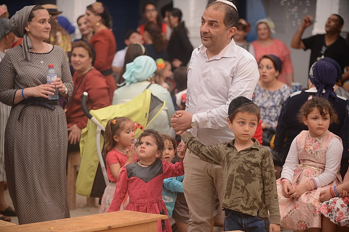 חגיגות ל"ג בעומר באי ג'רבה בתוניסיה • צפו