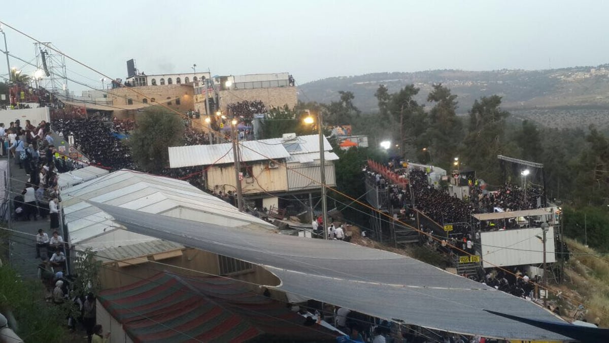 צפו: הדלקת 'תולדות אהרן' שחתמה את חגיגות ל"ג בעומר במירון